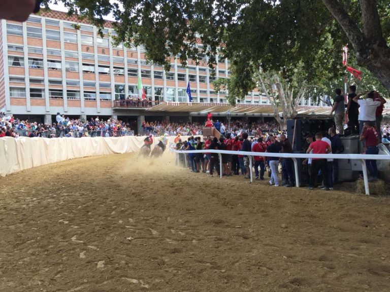 Palio di Asti. Moncalvo vince a sorpresa