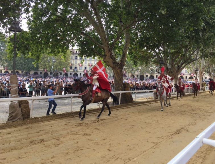 Palio di Asti. Il sindaco dà licenza di correre. Ecco le tre batterie