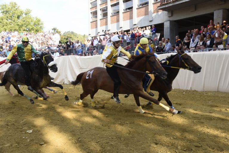 Palio di Asti. La terza batteria: la fotogallery