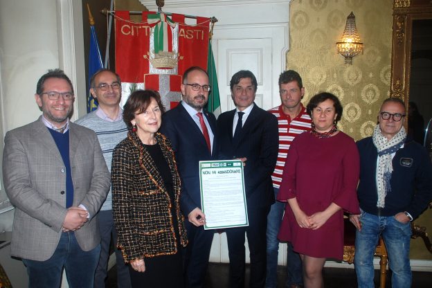 Asp e Wwf indicono il concorso “Non mi abbandonare” per sensibilizzare gli studenti al rispetto del decoro urbano