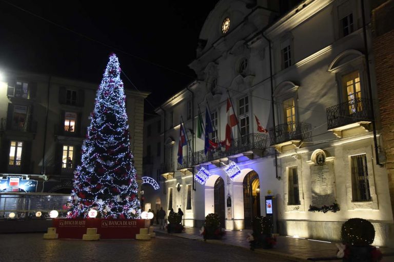 Sabato 13 novembre ad Asti si accende l’albero di Natale