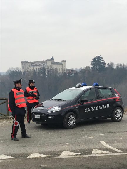 Night club aperto a Costigliole: venti persone multate dai carabinieri per violazioni della normative anti covid