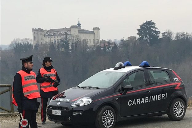 Night club aperto a Costigliole: venti persone multate dai carabinieri per violazioni della normative anti covid