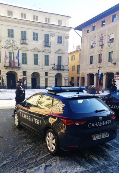 Soprusi e violenza contro la ex compagna e il figlio: arrestato dai carabinieri di San Damiano