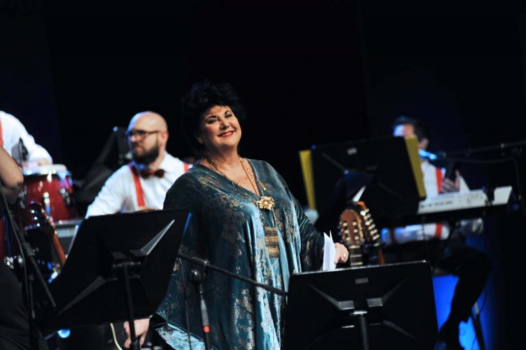 Asti, Marisa Laurito sul palco dell’Alfieri con l’orchestra “Made in Italy”