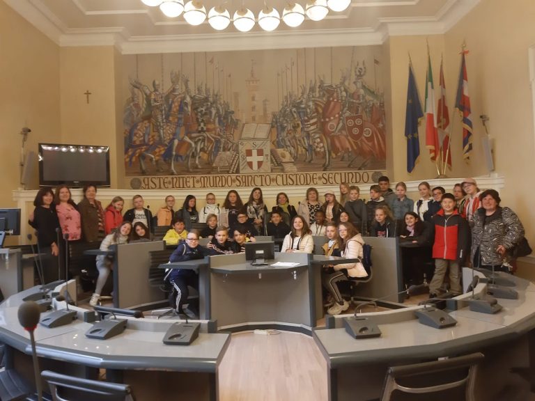 Una classe finlandese in visita al Comune di Asti