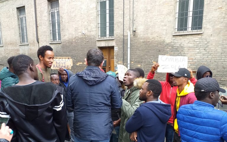 Asti, sospesa la protesta dei migranti