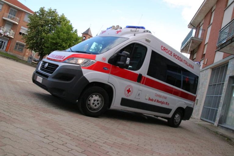 Neonato nasce in ambulanza assistito dalla Croce Rossa di Montiglio