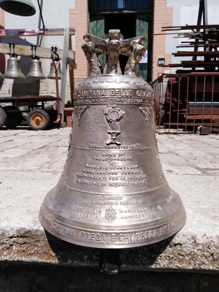 La campana delle Grazie per il monastero abbaziale di Casanova