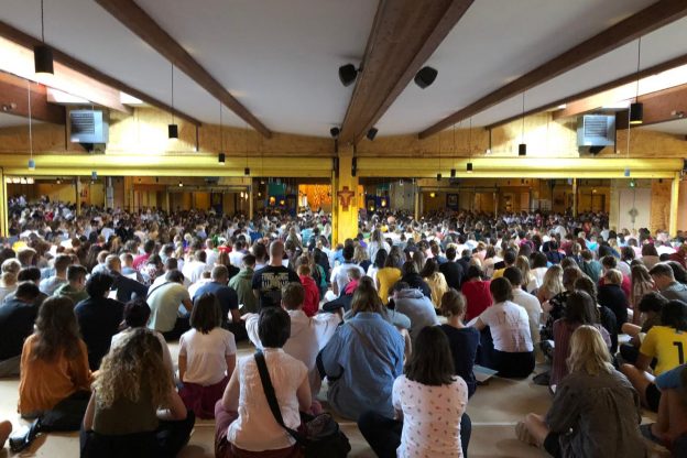 Il diario di bordo dei giovani astigiani a Taizè: secondo giorno