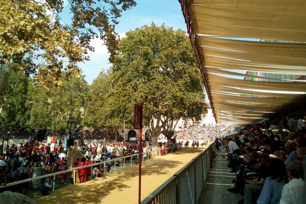 Palio, al canapo per la corsa dei Comuni