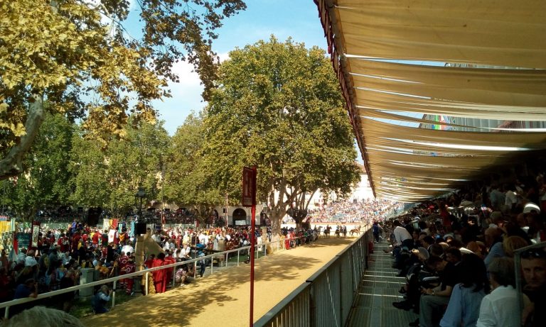 Palio, al canapo per la corsa dei Comuni