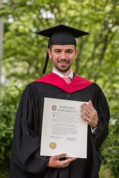 Giovanni Fassio, dal liceo Vercelli alla laurea ad Harvard