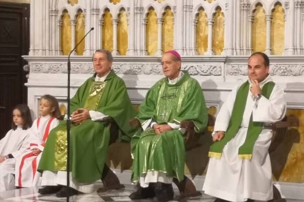 Monsignro Cavallotto ad Asti per i 90 anni della Chiesa di San Pietro