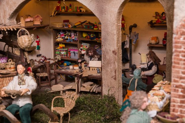 Artisti  al lavoro per Oro incenso mirra – Presepi nel Monferrato: si parte l’8 dicembre