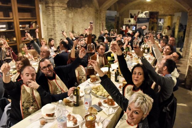 Il Bagna Cauda Day più forte del maltempo: la fotogallery