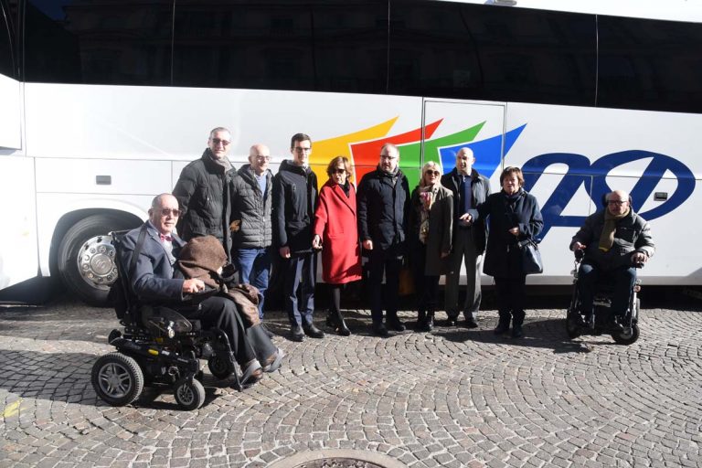 Ad Asti nuovi bus a misura di disabile