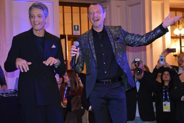 Tutto pronto per il Festival di Sanremo: le prime foto dalla Riviera dei Fiori