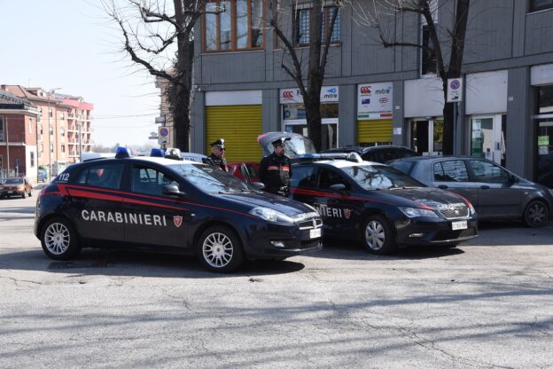 Finge di fare la spesa per la famiglia: ragazzino denunciato dai carabinieri per le violazioni al decreto del Governo