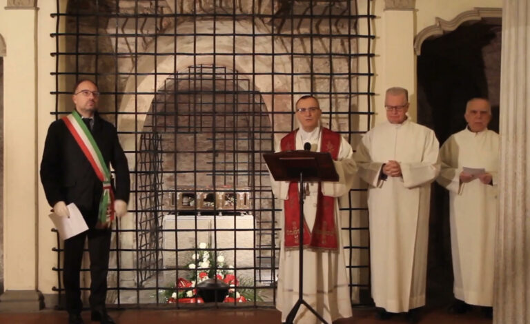 Asti, il vescovo Marco affida a San Secondo la comunità astigiana: la preghiera
