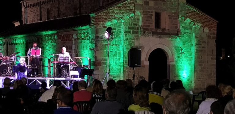 Successo per la rassegna teatrale “Basta che siate giovani perché io vi ami assai”