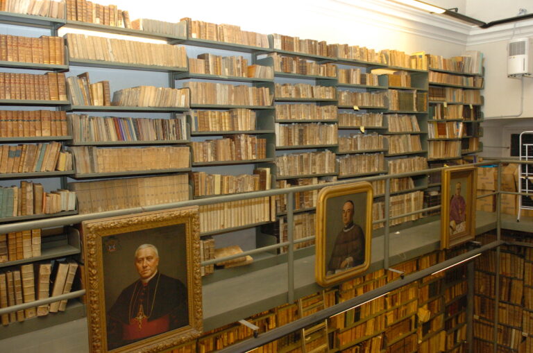 Biblioteca sel seminario e archivio storico diocesano chiusi al pubblico