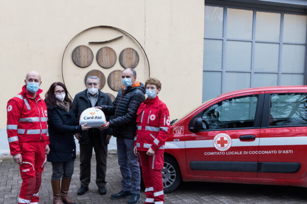 Cocconato, l’azienda vinicola Bava dona un defibrillatore alla Croce Rossa