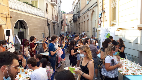 Aperitivo in musica all’Informagiovani di Asti