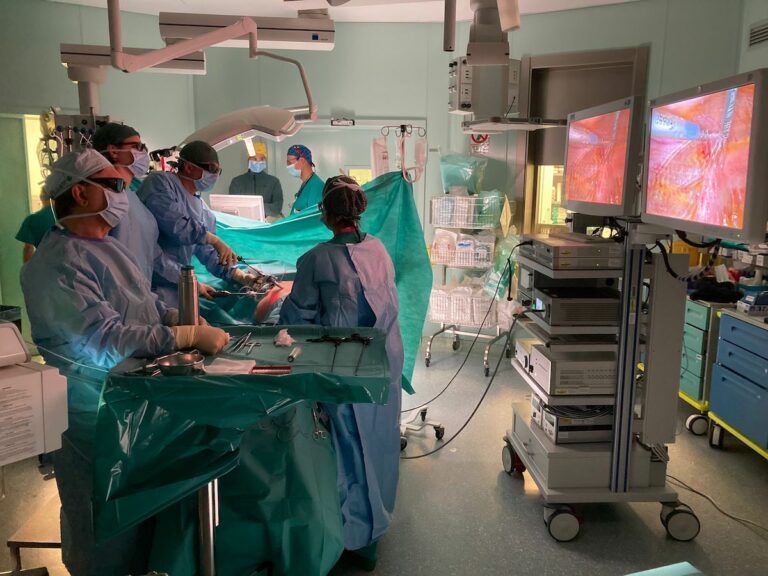 Asti, l’Urologia del Massaia si dota di una nuova colona laparoscopica 3D/4K