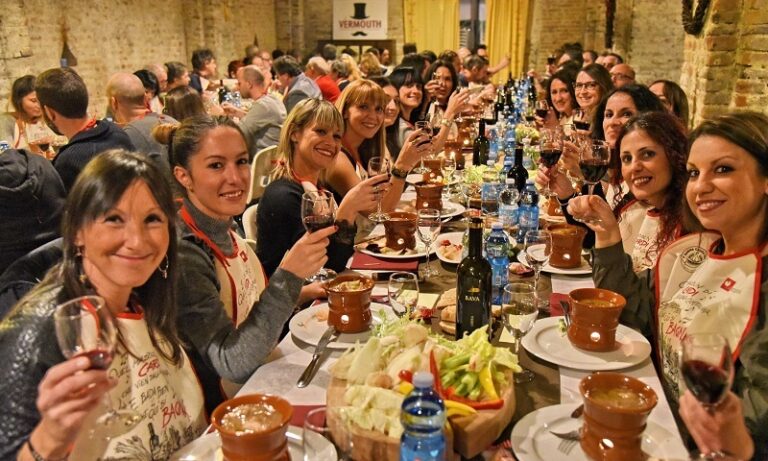 Asti, già aperte le prenotazioni per i due weekend del Bagna Cauda Day