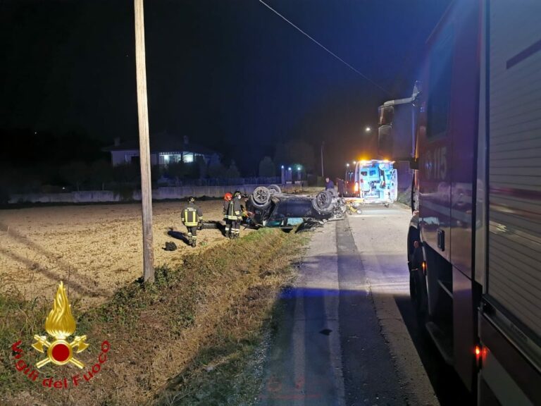 Asti, auto fuori strada a Mongardino