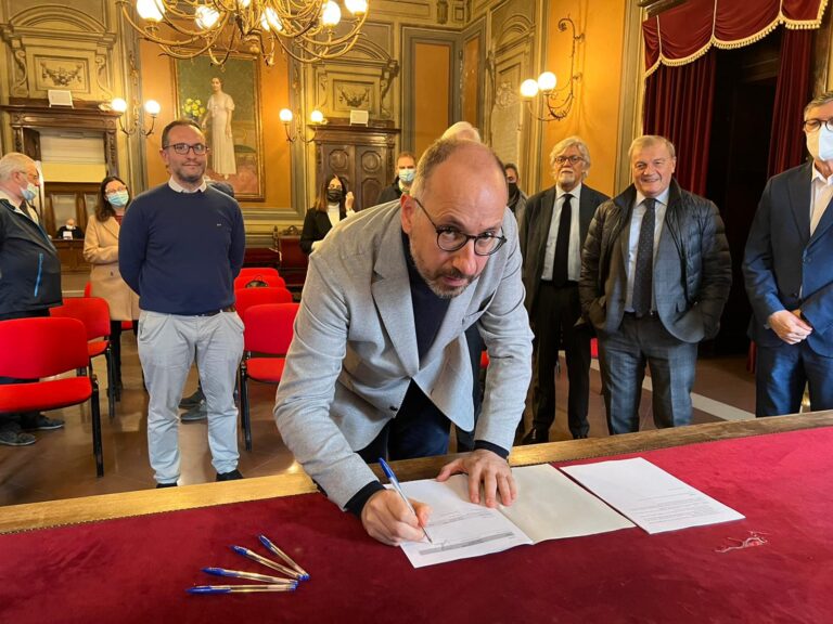 Asti, firmato il protocollo di intesa del distretto urbano del commercio Contrade Mercanti