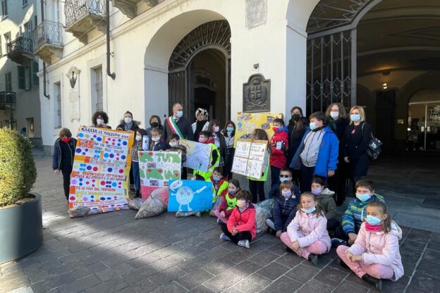 “Volontario anch’io – caccia al mozzicone!”: ad Asti premiati 200 studenti