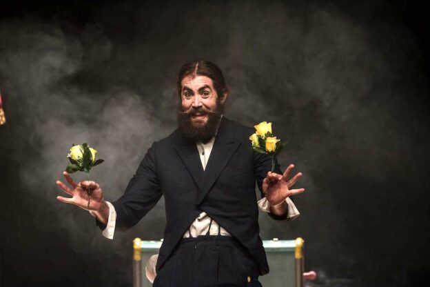 A Mon Circo in scena “Paccottiglia Deluxe: Cialtroneria di qualità superiore”