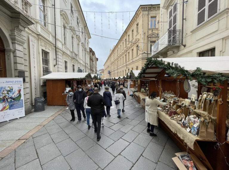 Obbligatorio l’uso della mascherina al Magico Paese di Natale di Asti