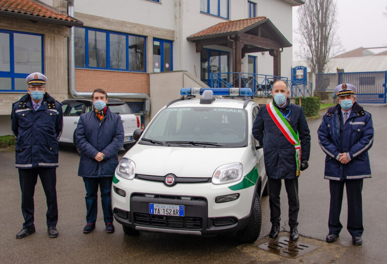 Asti, nuova auto per la polizia municipale