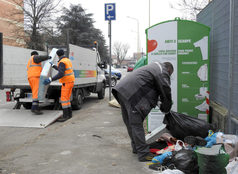 Asp: il controllo del territorio cittadino per individuare e rimuovere i rifiuti abbandonati