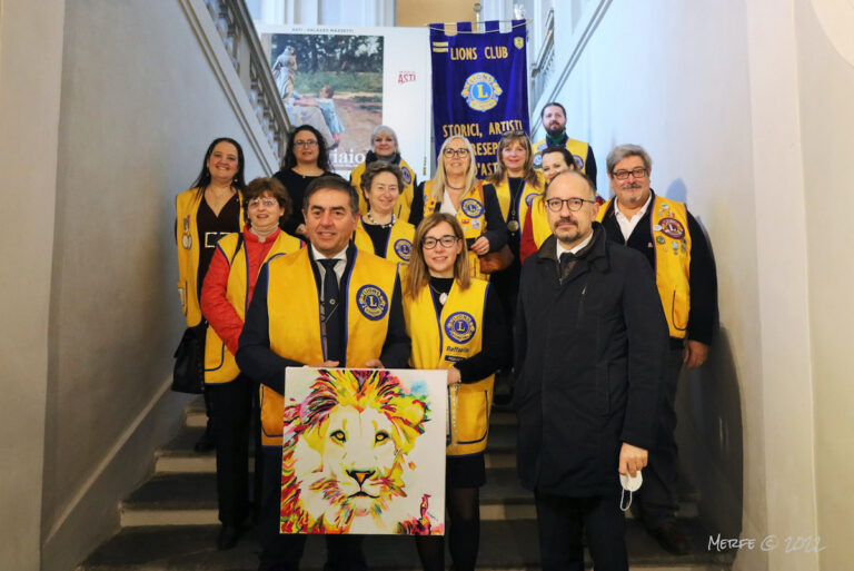 Fa tappa ad Asti il quadro simbolo di pace che gira l’Europa tra i Lions Club