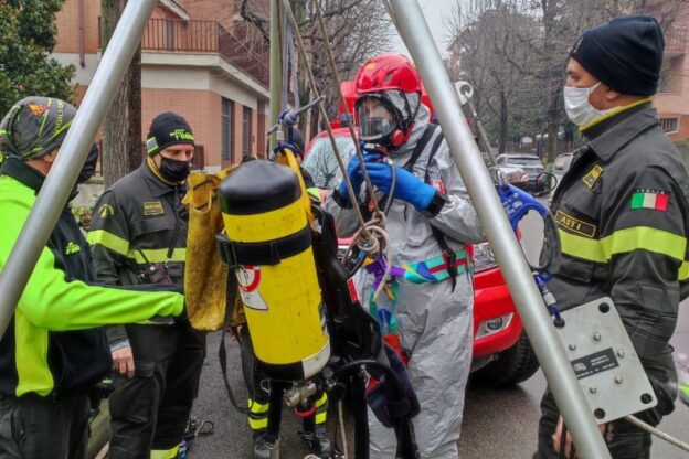 Asti, addestramento speciale dei vigili del fuoco