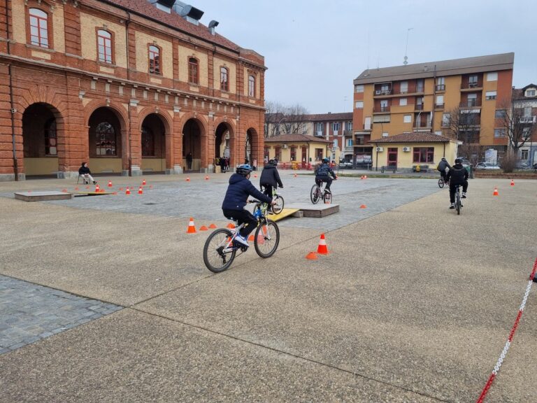 Asti, per M’illumino di meno riparte la ciclofficina