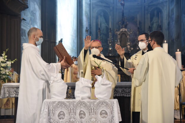 Il messaggio del vescovo Marco per la Santa Pasqua: “Una colpa felice?”