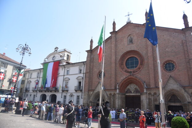 Asti celebra la festa della Repubblica: la fotogallery