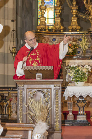 Villanova, don Carlo Rampone festeggia i 25 anni di ordinazione