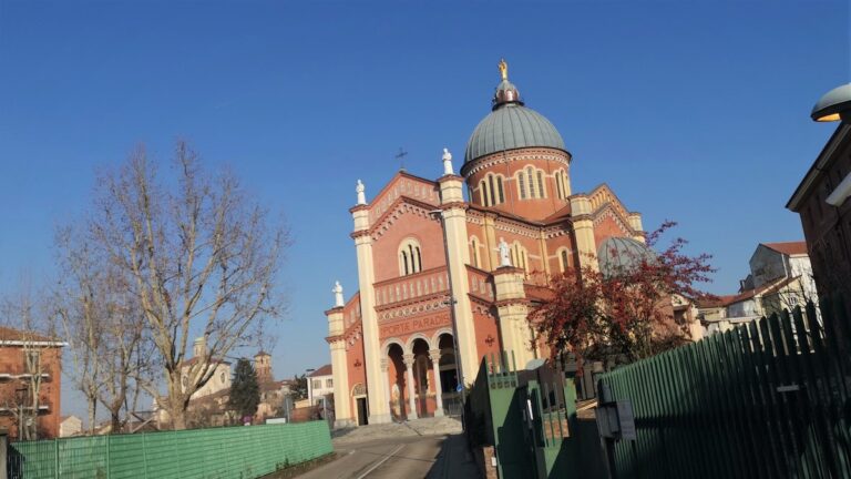 Preghiera per la pace al Santuario della Beata Vergine del Portone