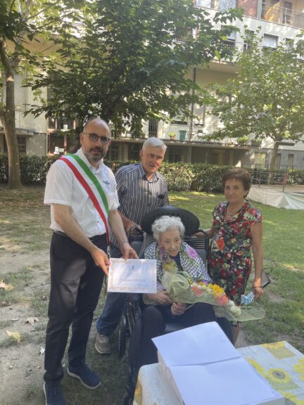 Asti festeggia la centenaria Francesca Stella