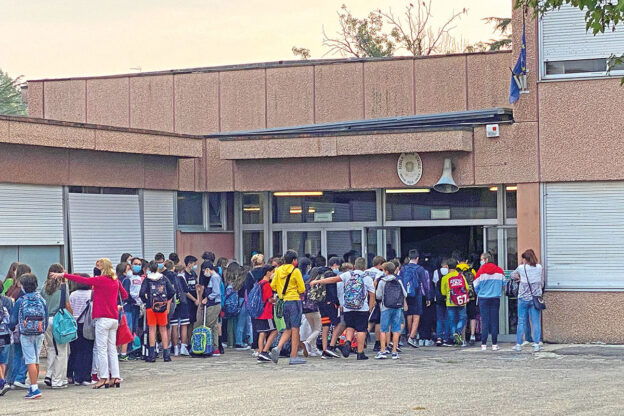 Oggi si torna sui banchi di scuola