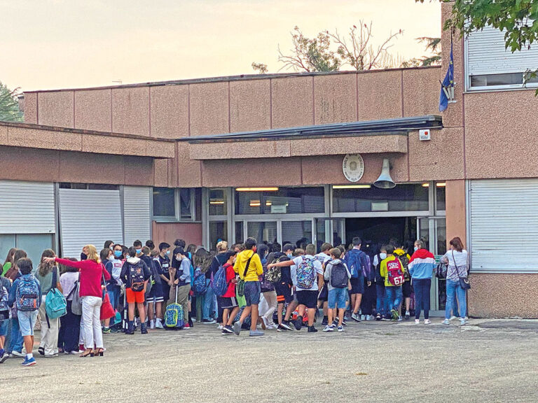 Oggi si torna sui banchi di scuola