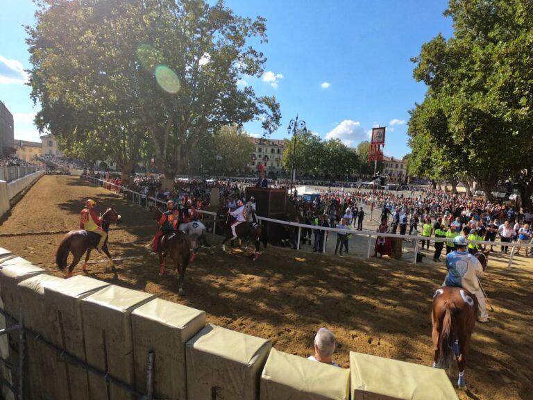 Asti, tutto pronto per la prima batteria del Palio