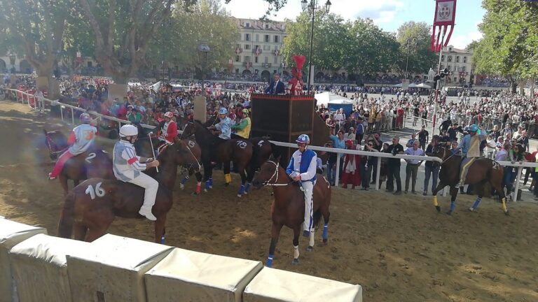 Palio di Asti, il mossiere Bircolotti: “Non confondiamo le partenze false con le forzature”