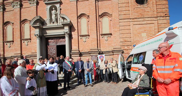 Nuova ambulanza della Croce Verde sezione di Montechiaro